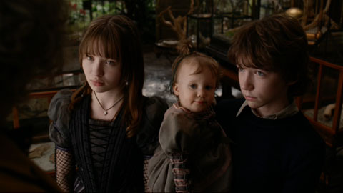 The children Violet, Sunny, and Klaus.